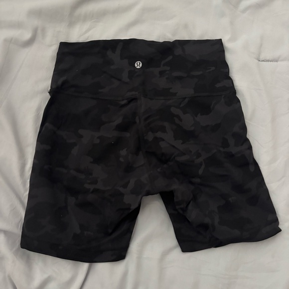 Camo Lululemon Wunder Train Short 6" | NWOT - Picture 6 of 7